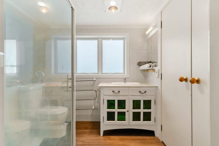 Photo of property in 67 Eugenia Rise, Totara Heights, Auckland, 2105