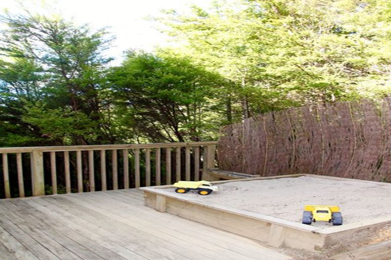 Photo of property in 33 Ward Drive, Opua, 0200