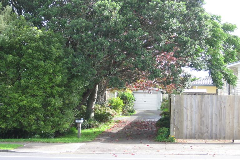 Photo of property in 103 Botany Road, Botany Downs, Auckland, 2010