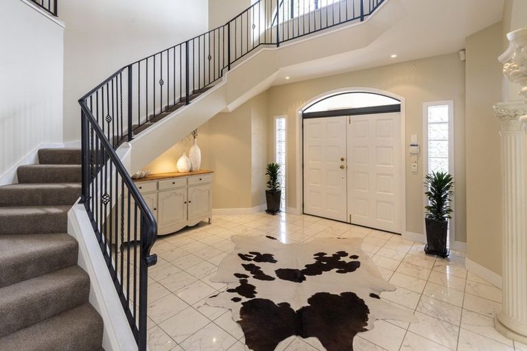 Photo of property in 1 St Elmo Rise, Shamrock Park, Auckland, 2016