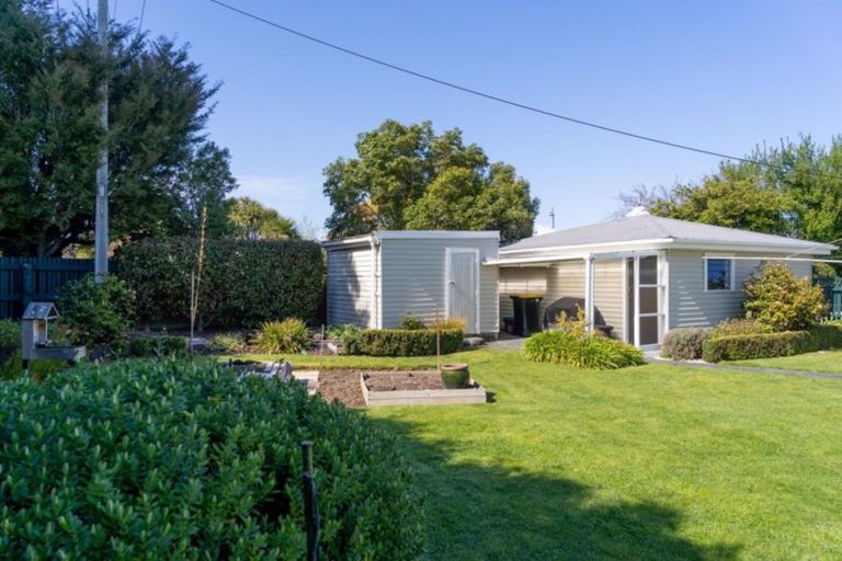 Photo of property in 39 Grey Street, Martinborough, 5711