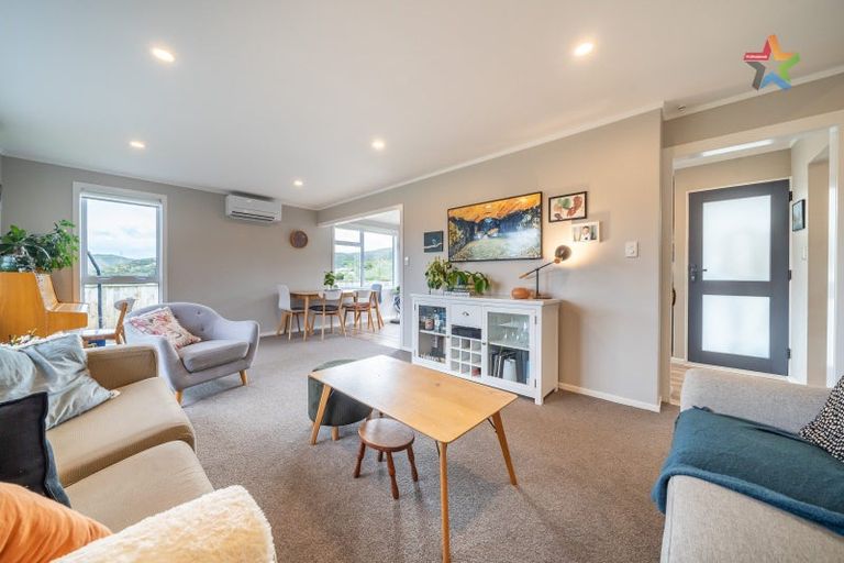 Photo of property in 18 Tarras Grove, Kelson, Lower Hutt, 5010