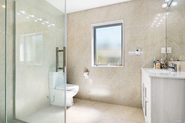 Photo of property in 1/76 Glamorgan Drive, Torbay, Auckland, 0630