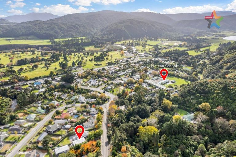 Photo of property in 30 Plateau Road, Te Marua, Upper Hutt, 5018