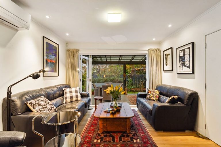 Photo of property in 1b Nicolas Avenue, Glen Eden, Auckland, 0602