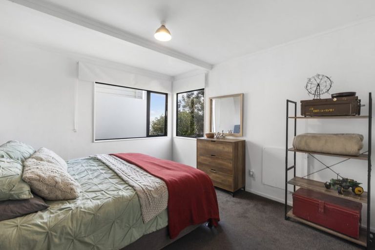 Photo of property in 7 Meadowcroft Grove, Johnsonville, Wellington, 6037