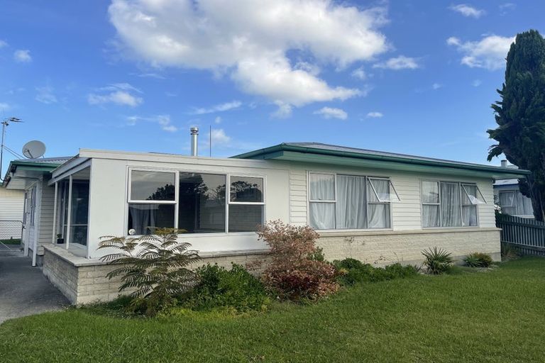 Photo of property in 19 Fife Crescent, Tamatea, Napier, 4112