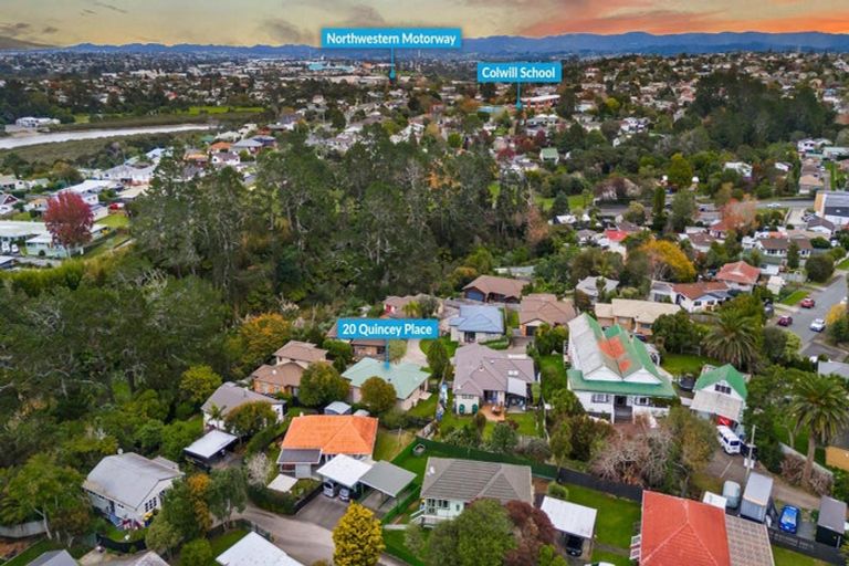 Photo of property in 20 Quincey Place, Massey, Auckland, 0614