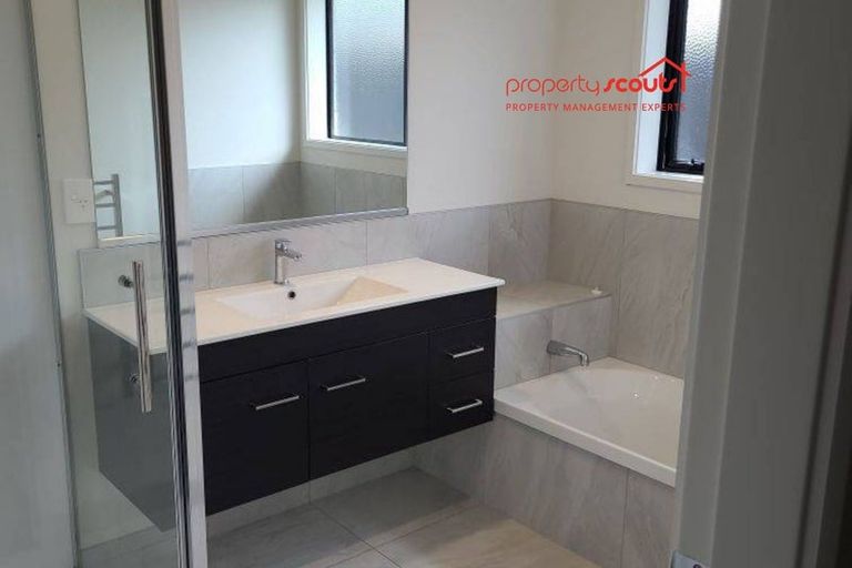 Photo of property in 9 Kaurinui Crescent, One Tree Point, 0118