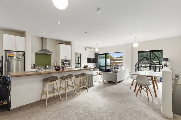 Photo of property in 9 Rarangi Way, Owhiro Bay, Wellington, 6023