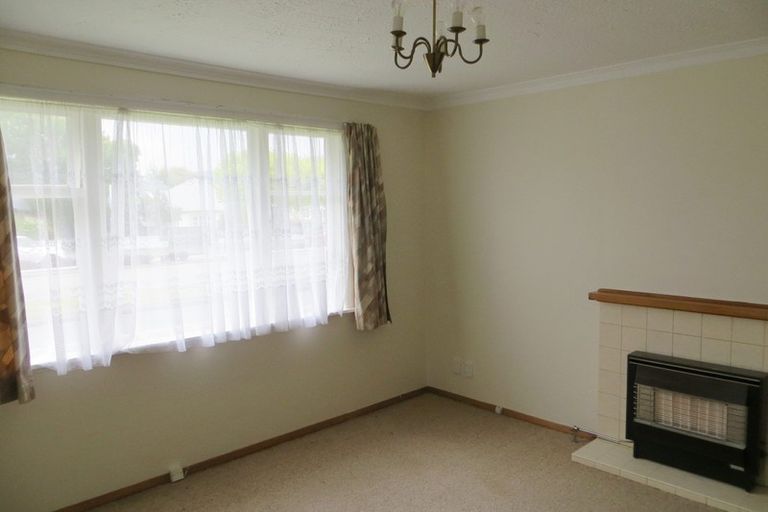 Photo of property in 1/1 Gower Street, Silverstream, Upper Hutt, 5019
