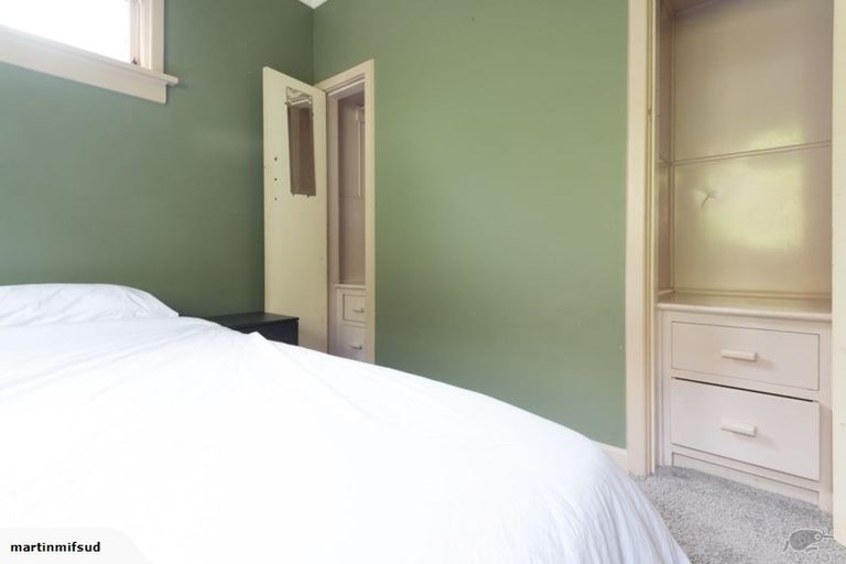 Photo of property in 24 Wharfdale Street, Macandrew Bay, Dunedin, 9014