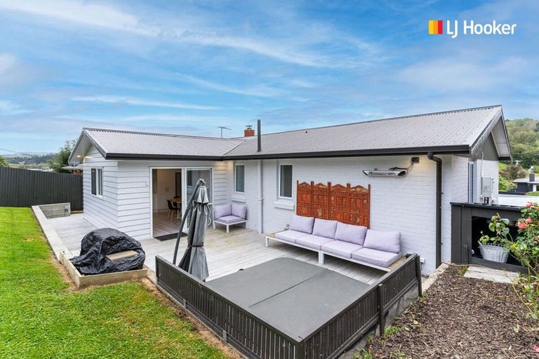 Photo of property in 25 Elwyn Crescent, Green Island, Dunedin, 9018
