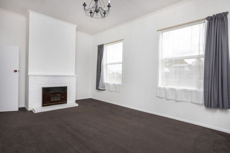 Photo of property in 27 Hospital Street, Dannevirke, 4930