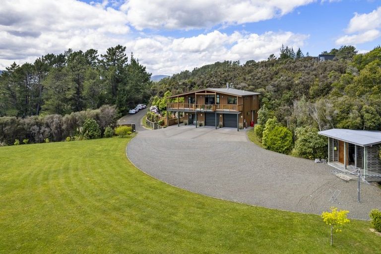 Photo of property in 11 Streets Way, Timberlea, Upper Hutt, 5018