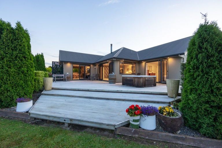 Photo of property in 7 Dobsons Lane, Kelvin Grove, Palmerston North, 4470
