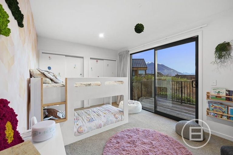 Photo of property in 3 Rabbiters Drive, Jacks Point, Queenstown, 9371