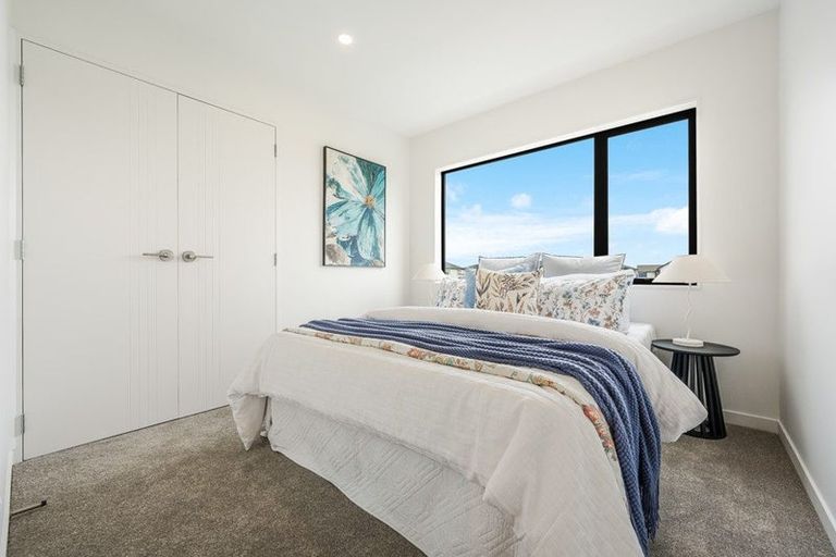 Photo of property in 35 Observation Green, Hobsonville, Auckland, 0616