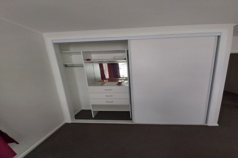 Photo of property in 45 Kenmore Street, Newlands, Wellington, 6037