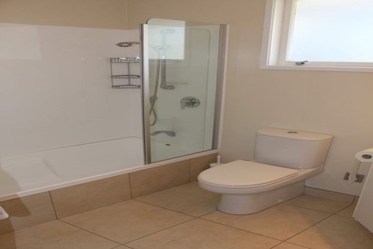 Photo of property in 23 Eastcliffe Road, Castor Bay, Auckland, 0620