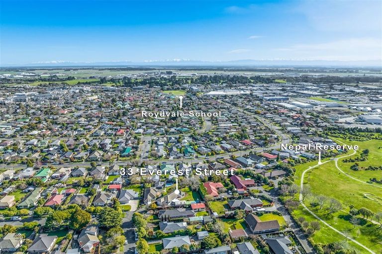 Photo of property in 33 Everest Street, Burnside, Christchurch, 8053