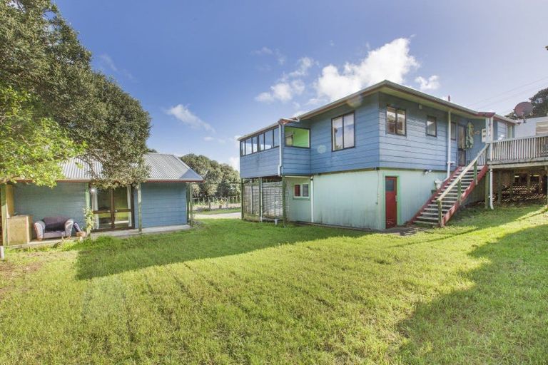 Photo of property in 5 Ripiro Drive, Baylys Beach, Dargaville, 0377
