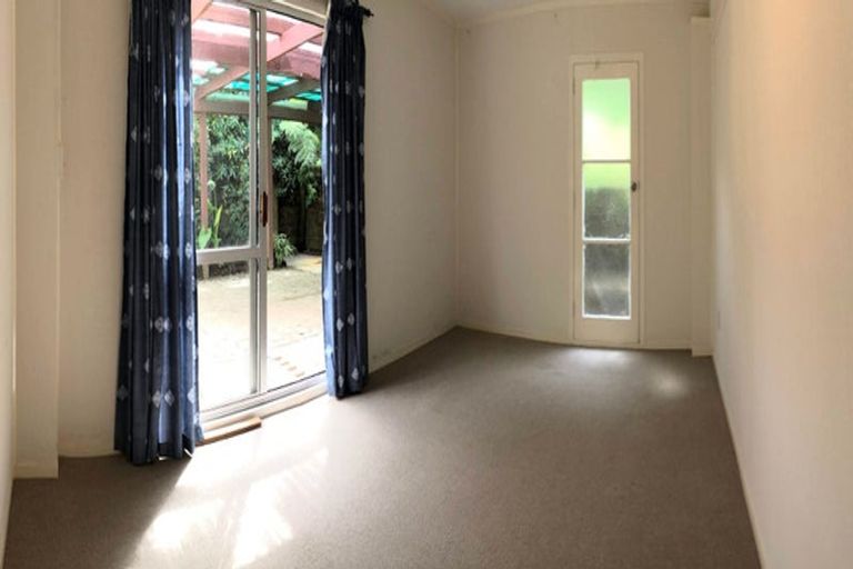 Photo of property in 25 Wilkinson Way, Browns Bay, Auckland, 0630