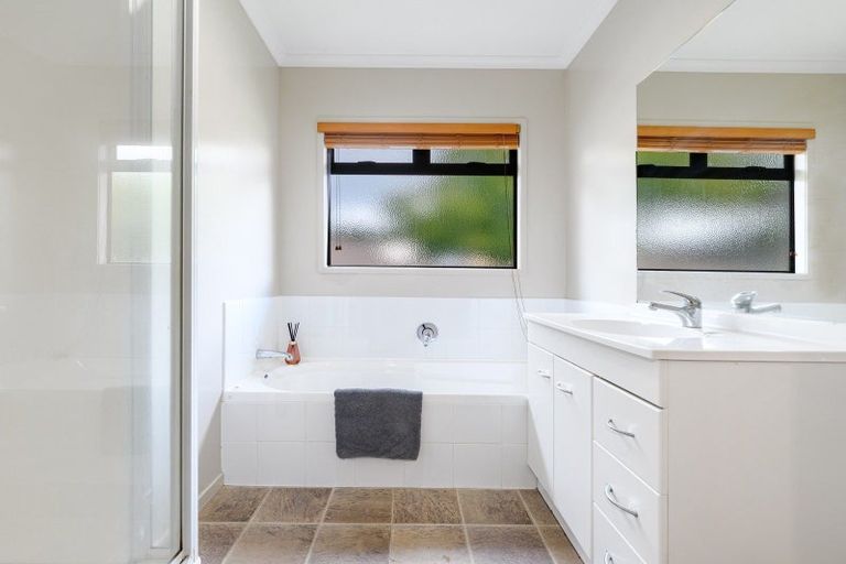 Photo of property in 3 Talbot Place, Welcome Bay, Tauranga, 3112