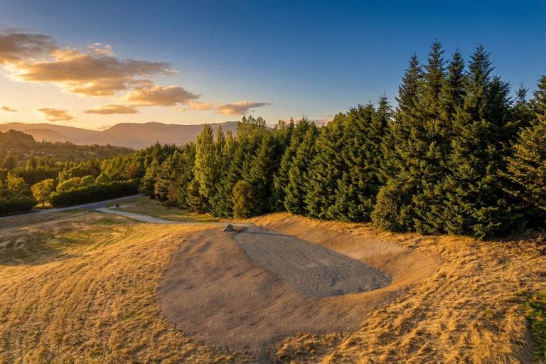 Photo of property in 26 Fitzpatrick Road, Dalefield, Queenstown, 9371