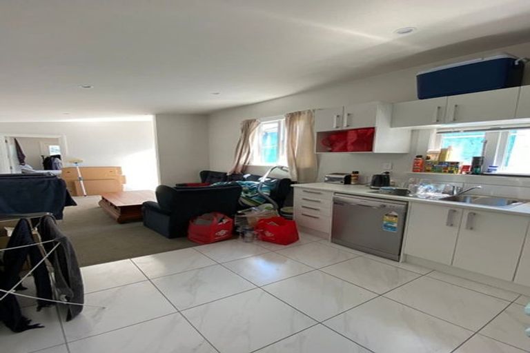 Photo of property in 98 Majoribanks Street, Mount Victoria, Wellington, 6011