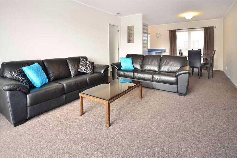 Photo of property in 64 Barbados Drive, Unsworth Heights, Auckland, 0632