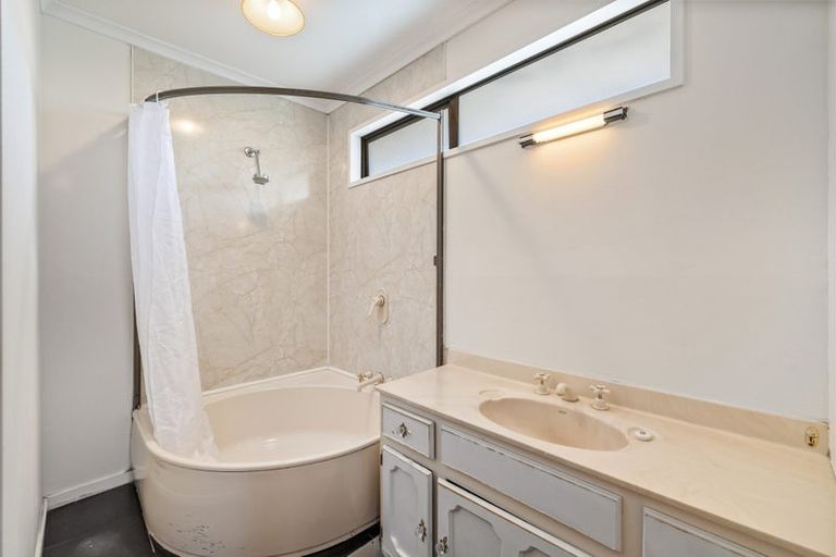 Photo of property in 49 Sturrocks Road, Redwood, Christchurch, 8051