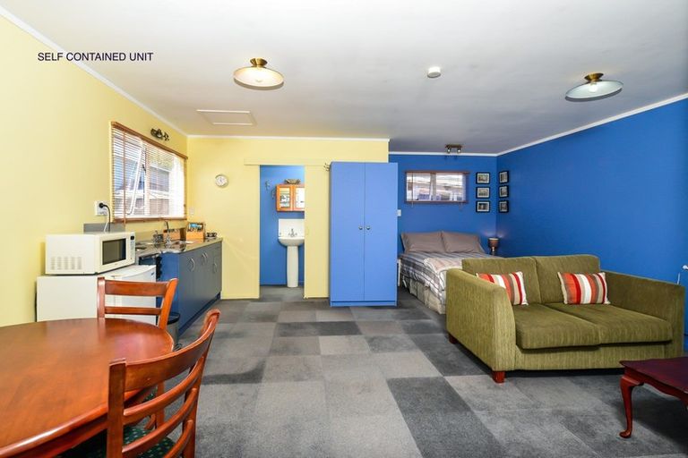 Photo of property in 2 Saint Olpherts Avenue, Hamilton East, Hamilton, 3216