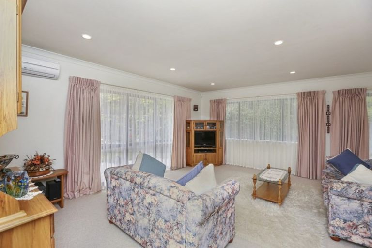 Photo of property in 10 Kororako Grove, Whalers Gate, New Plymouth, 4310