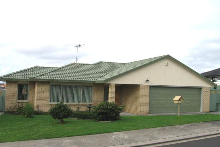 Photo of property in 19 Brittany Drive, Henderson, Auckland, 0612
