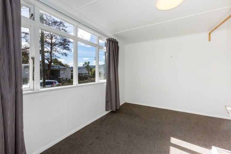 Photo of property in 35 Hanson Grove, Stokes Valley, Lower Hutt, 5019