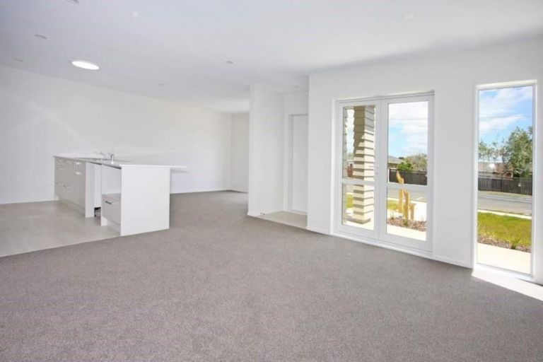 Photo of property in 17 Tribute Loop, Takanini, 2112