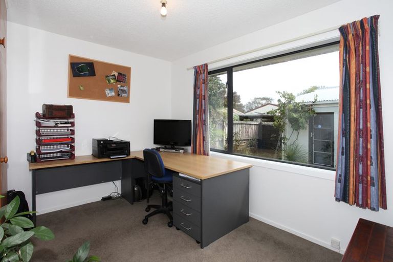 Photo of property in 63 Saint Heliers Crescent, Aranui, Christchurch, 8061