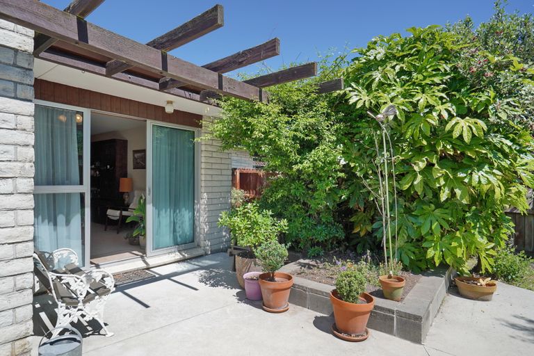 Photo of property in 2/9 Larkhill Place, Russley, Christchurch, 8042