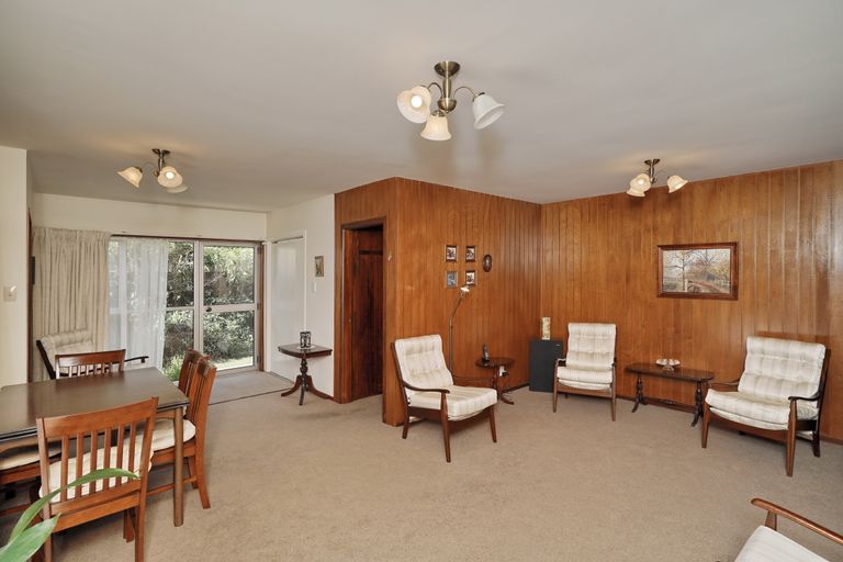 Photo of property in 2/9 Larkhill Place, Russley, Christchurch, 8042