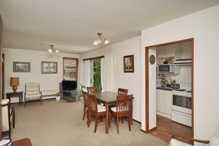 Photo of property in 2/9 Larkhill Place, Russley, Christchurch, 8042