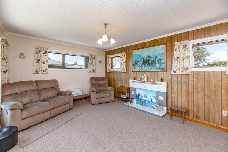 Photo of property in 4 Fenhall Street, Russley, Christchurch, 8042