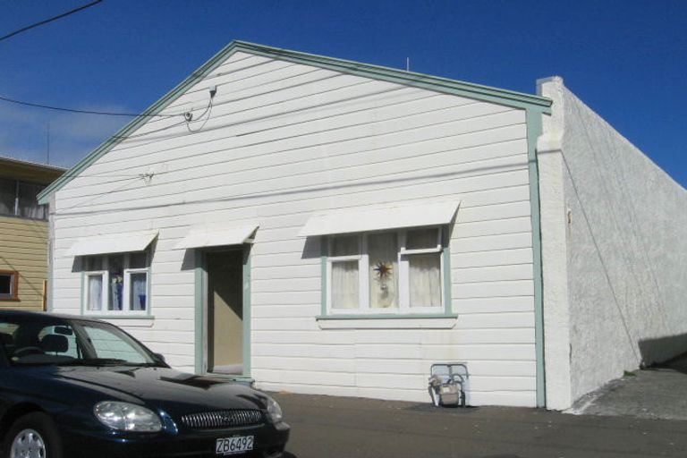 Photo of property in 11 Rua Street, Lyall Bay, Wellington, 6022