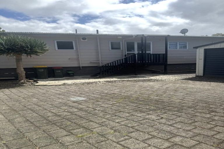 Photo of property in 92 Borich Road, Sunnyvale, Auckland, 0612