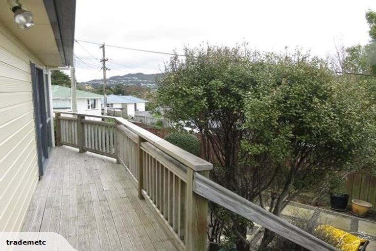 Photo of property in 2 Beazley Avenue, Paparangi, Wellington, 6037