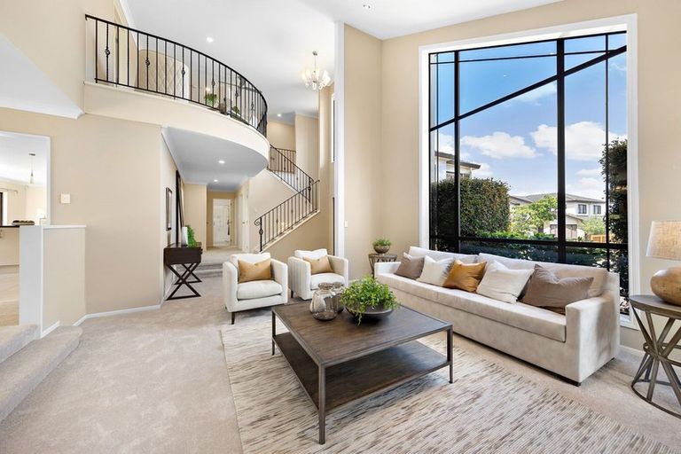 Photo of property in 4 Bejoy Rise, East Tamaki Heights, Auckland, 2016