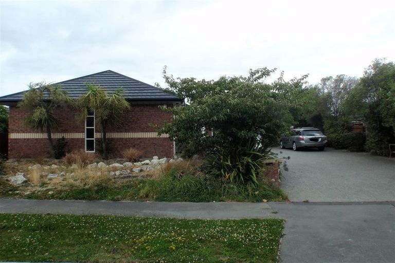 Photo of property in 9 Courtfield Close, Parklands, Christchurch, 8083