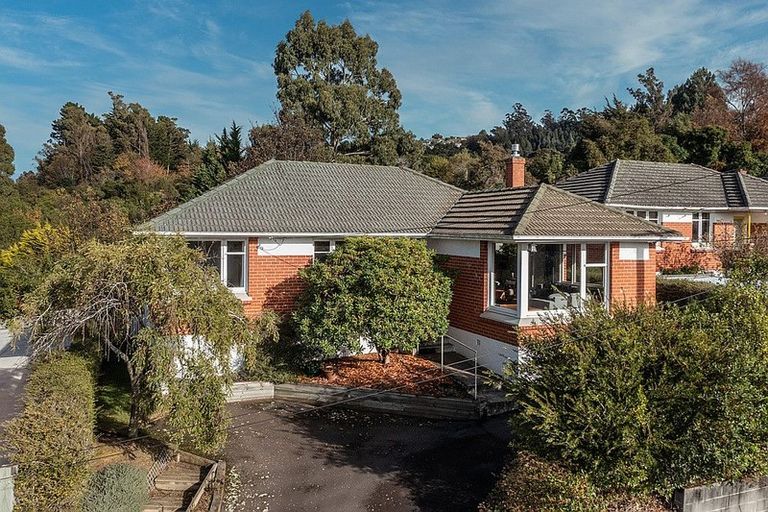 Photo of property in 33 Brockville Road, Glenross, Dunedin, 9011