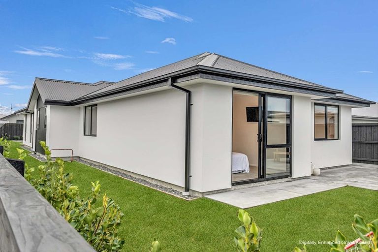 Photo of property in 10 Te Pakiaka Road, Pegasus, 7612