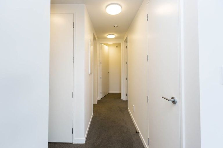 Photo of property in 4/69 Tiketike Way, Brooklyn, Wellington, 6021